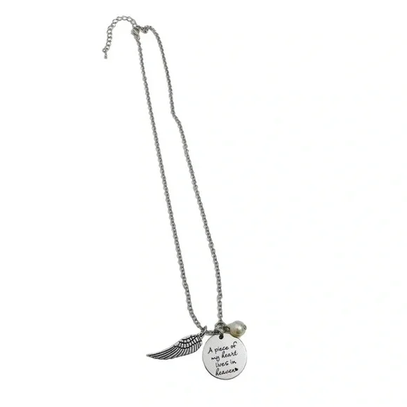 “A piece of my heart lives in heaven" necklace - Picture 5 of 8